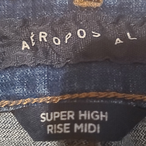 Aeropostale Seriously Stretchy Super High Rise Denim Midi Shorts Sz 12 Distress - Picture 6 of 8